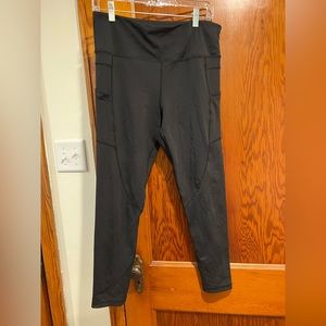 Black Zyia Light N Tight 24” leggings